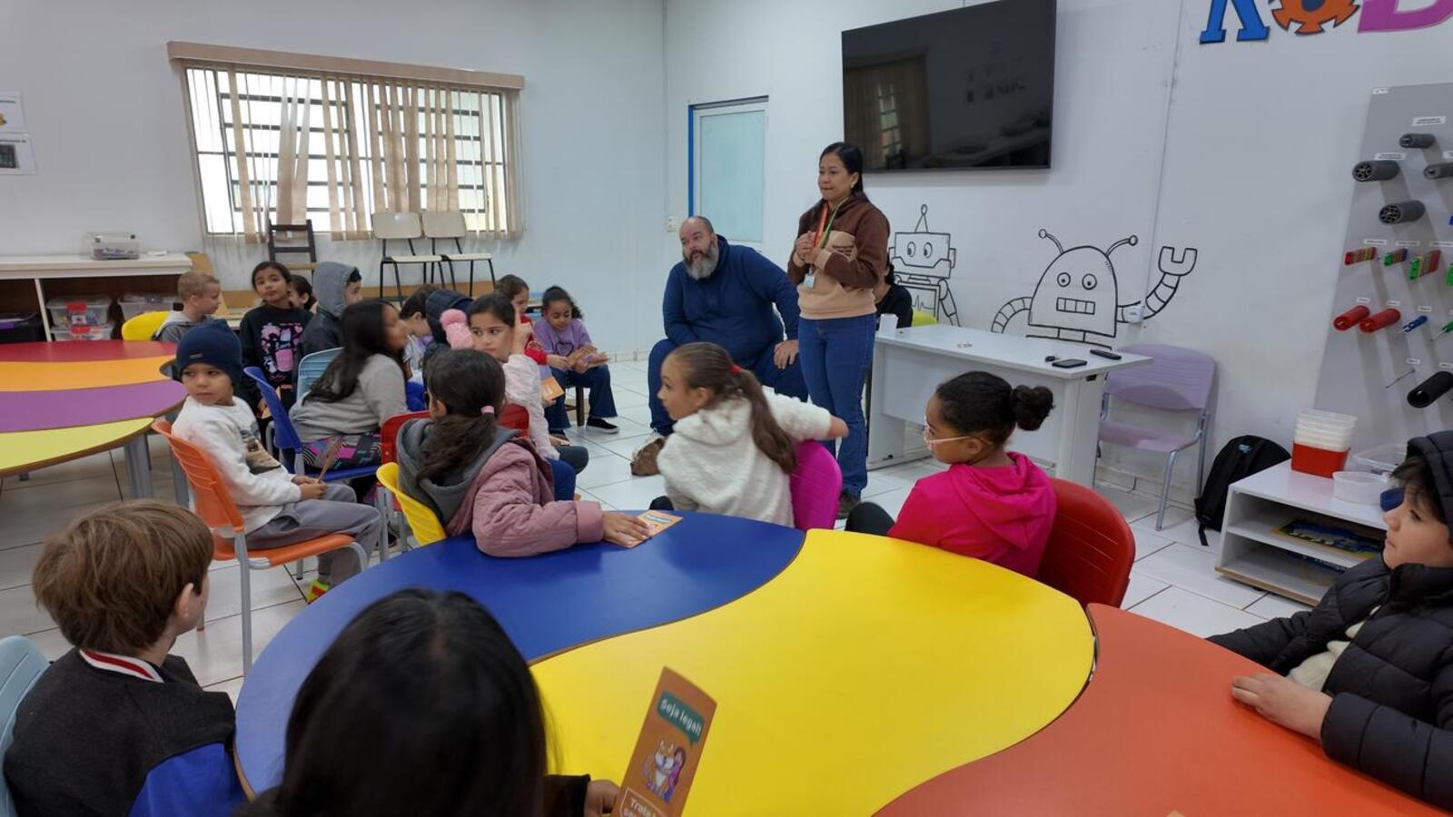Com participação do Pitbull “Brutinhos”, programa leva conhecimento sobre castração, vacinação e abandono animal para crianças de primeiro a quinto ano