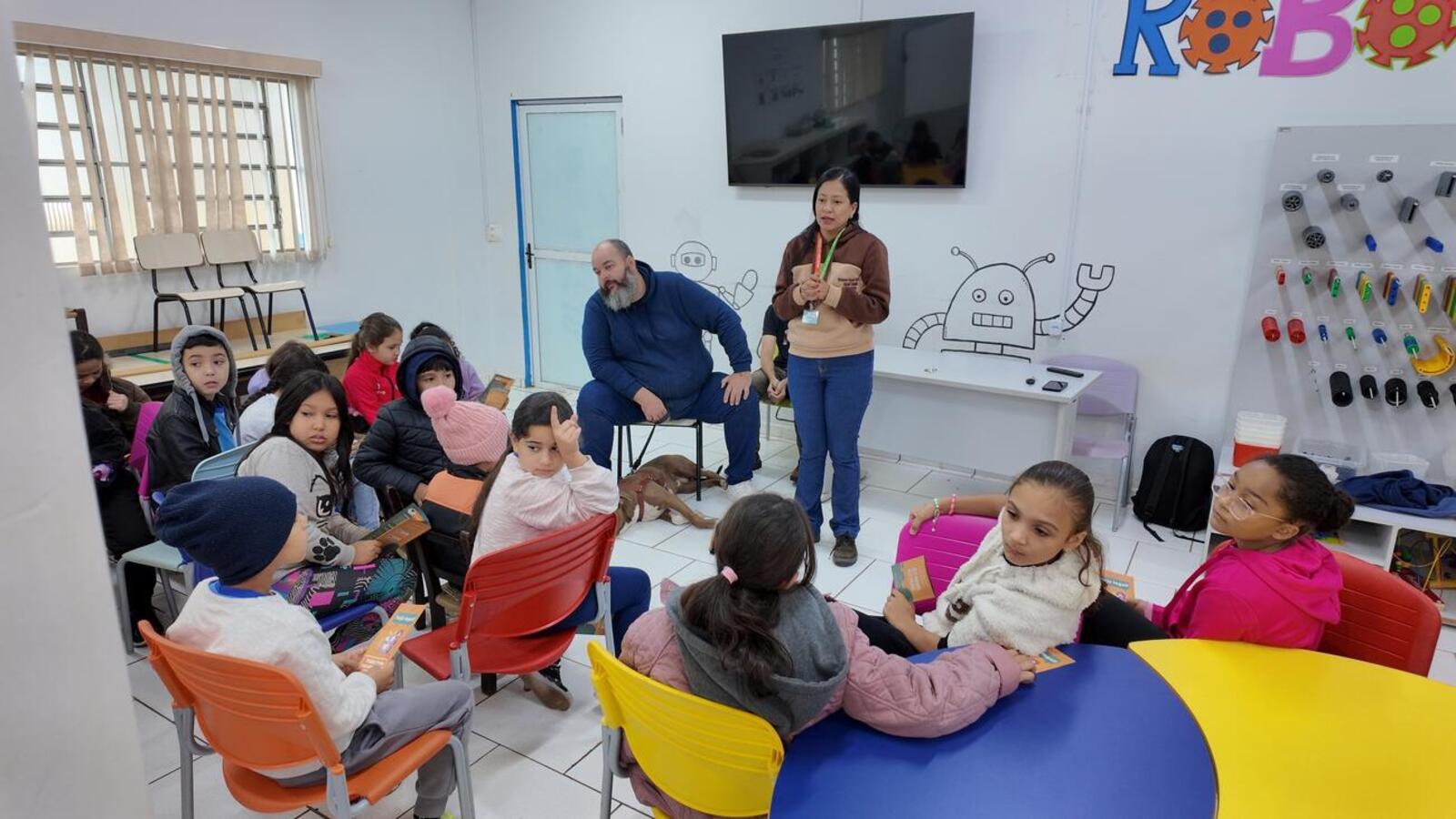 Com participação do Pitbull “Brutinhos”, programa leva conhecimento sobre castração, vacinação e abandono animal para crianças de primeiro a quinto ano