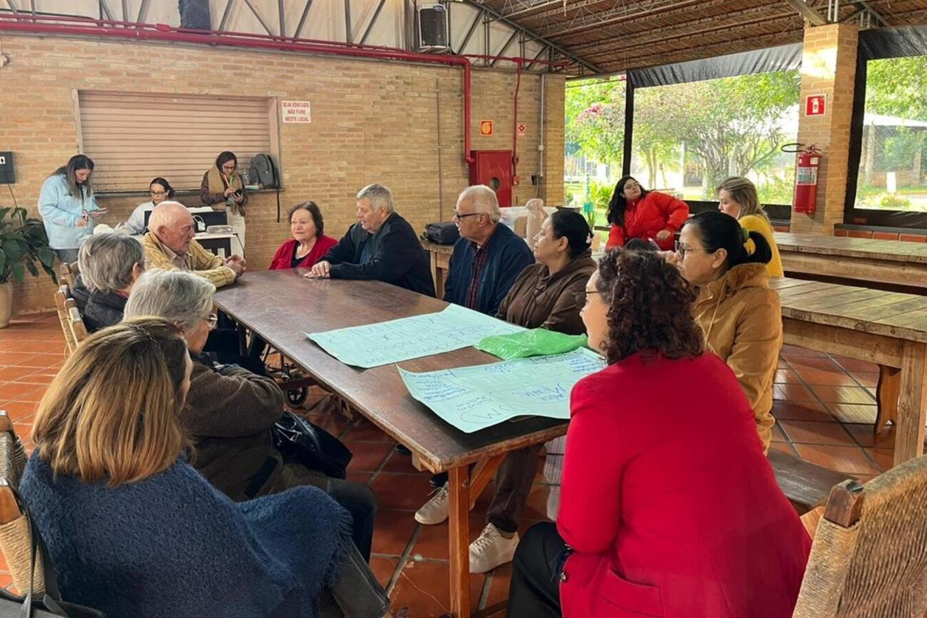 Grupo de pacientes com hipertensão arterial e diabetes mellitus participaram de encontro promovido pela unidade básica de saúde na manhã desta quarta-feira (13)