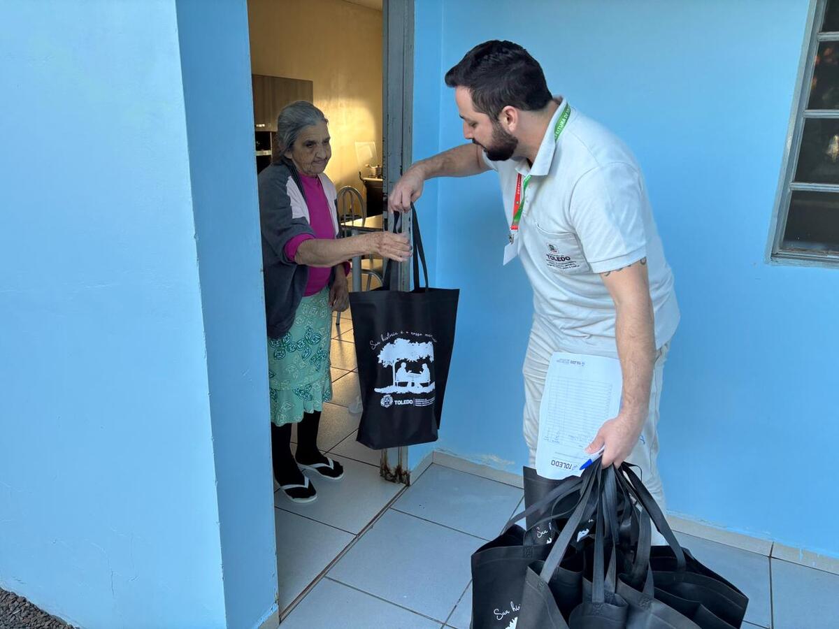 Ação contemplou 28 kits distribuídos em 18 residências do espaço destinado a pessoas idosas
