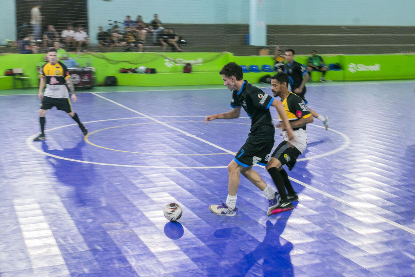 Finais da Taça Smel de Futsal masculino e veterano, semifinais da Taça Smel de Futsal feminina e a primeira rodada do Peladão esquentam praças esportivas do município
