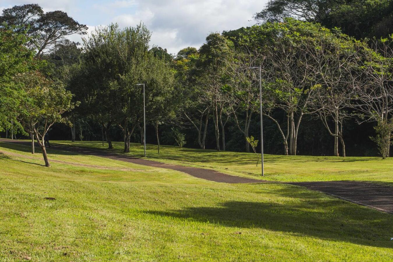 Obra contou com investimento de R$115 mil e com a instalação de 18 novos pontos de luz