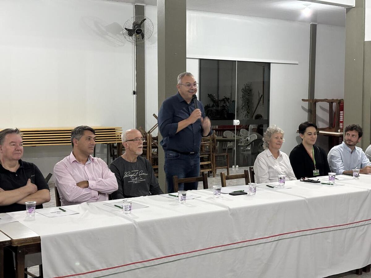 Encontro reuniu representantes da comunidade com toda estrutura administrativa para apresentação de propostas