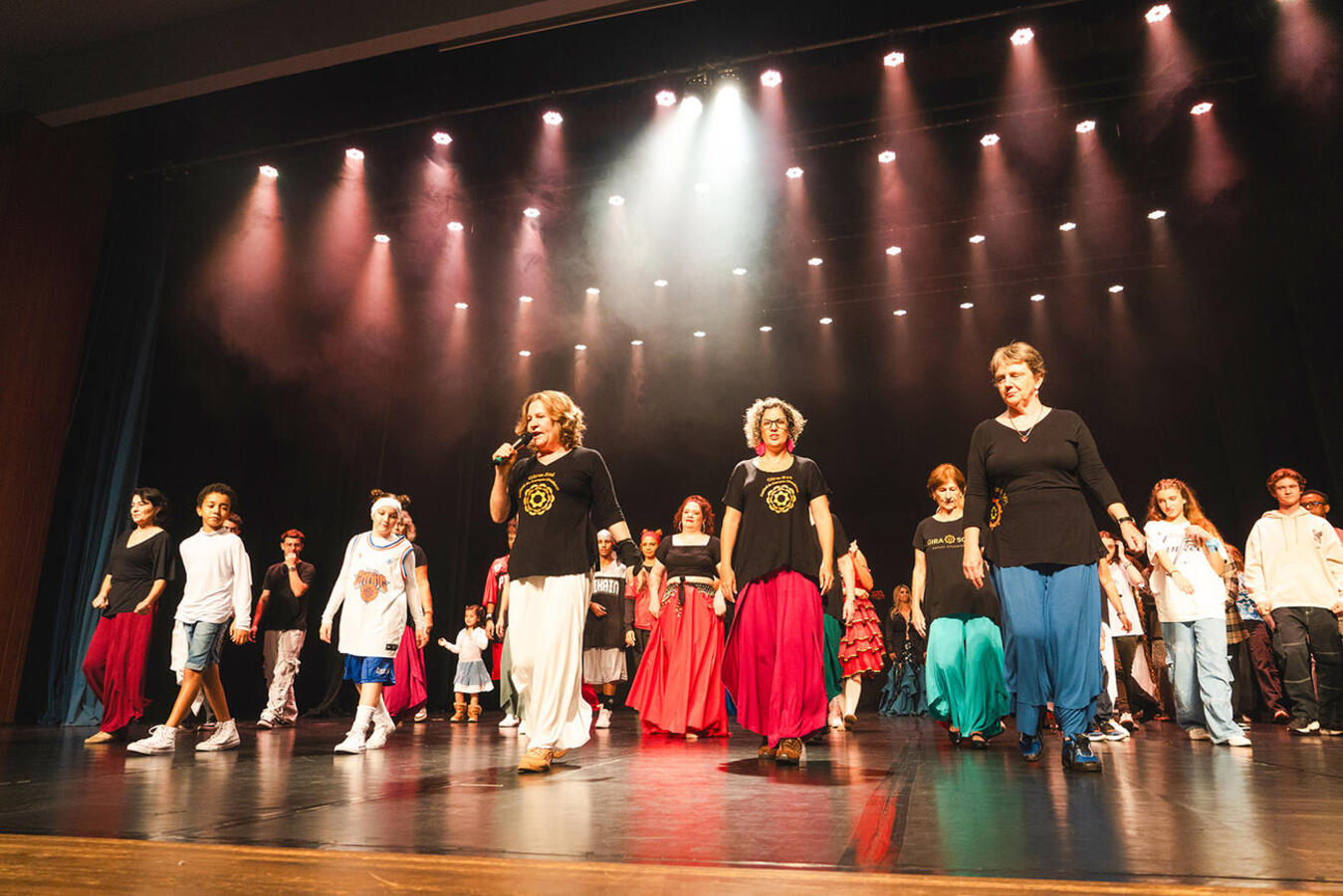 Coletivo Casa da Cultura venceu todas as categorias que disputou; mostra competitiva realizada no Teatro Municipal é alusiva ao Dia Internacional da Dança 