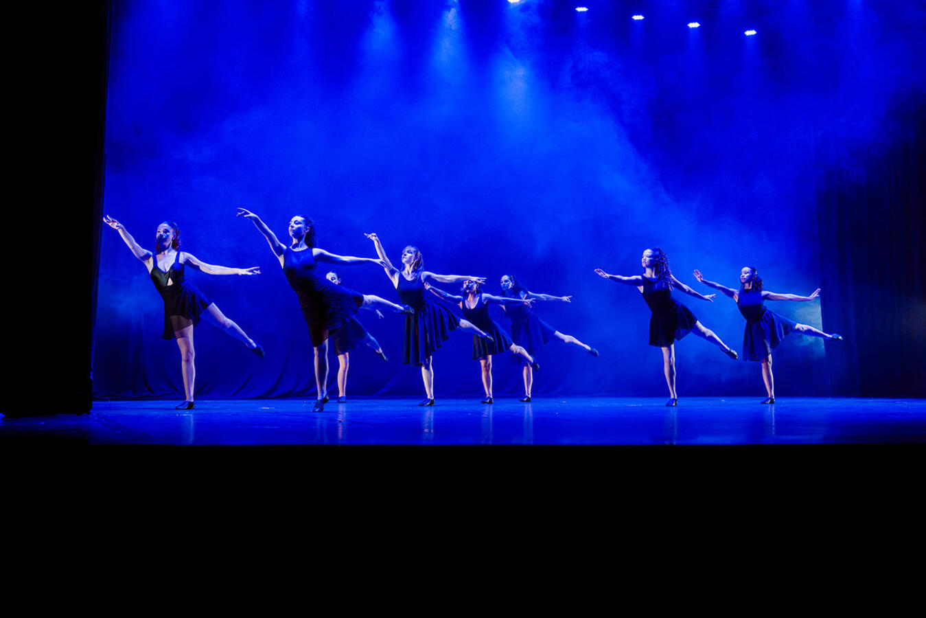 Coletivo Casa da Cultura venceu todas as categorias que disputou; mostra competitiva realizada no Teatro Municipal é alusiva ao Dia Internacional da Dança 