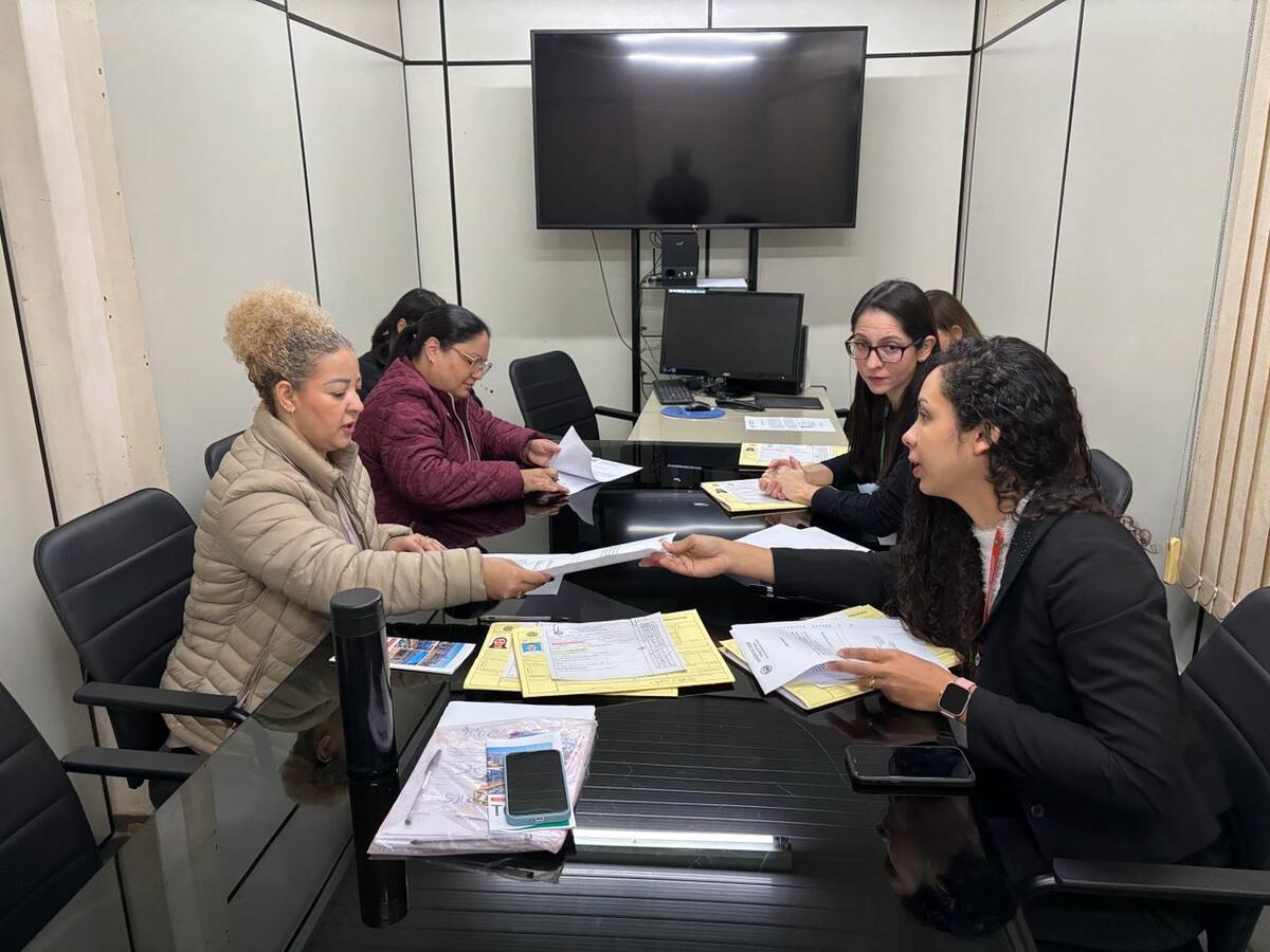 Professoras, assistente administrativo e um fisioterapeuta foram empossados para compor o quadro de servidores do município