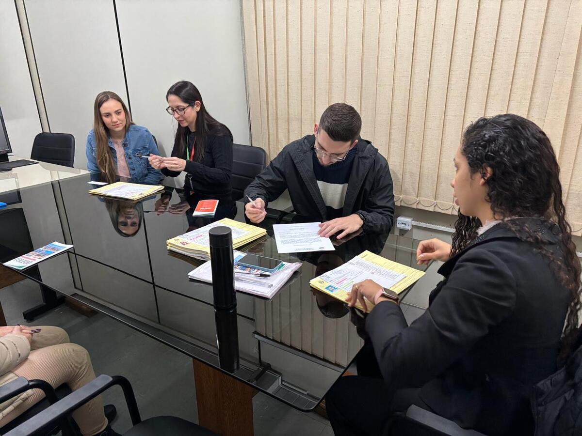 Professoras, assistente administrativo e um fisioterapeuta foram empossados para compor o quadro de servidores do município