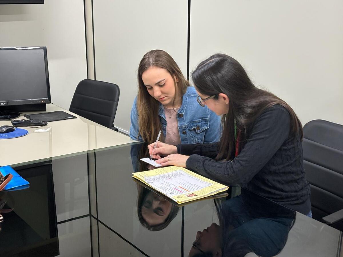 Professoras, assistente administrativo e um fisioterapeuta foram empossados para compor o quadro de servidores do município