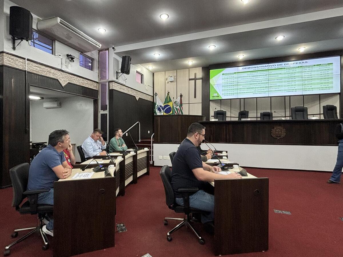 Dados sobre ações e finanças da Secretaria Municipal de Esportes e Lazer foram explanados em audiência pública realizada na manhã desta segunda-feira (25)
