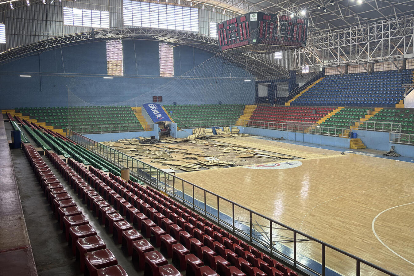 Empresa vencedora de licitação começou a fazer a remoção da superfície antiga; obra, orçada em R$ 1.029.299,92, tem previsão de término em até 60 dias