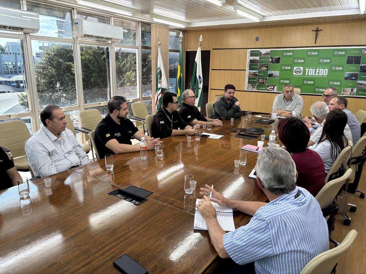 Iniciativa da administração municipal, detalhada nesta terça-feira (5), busca reduzir riscos sanitários e substituir práticas clandestinas na suinocultura