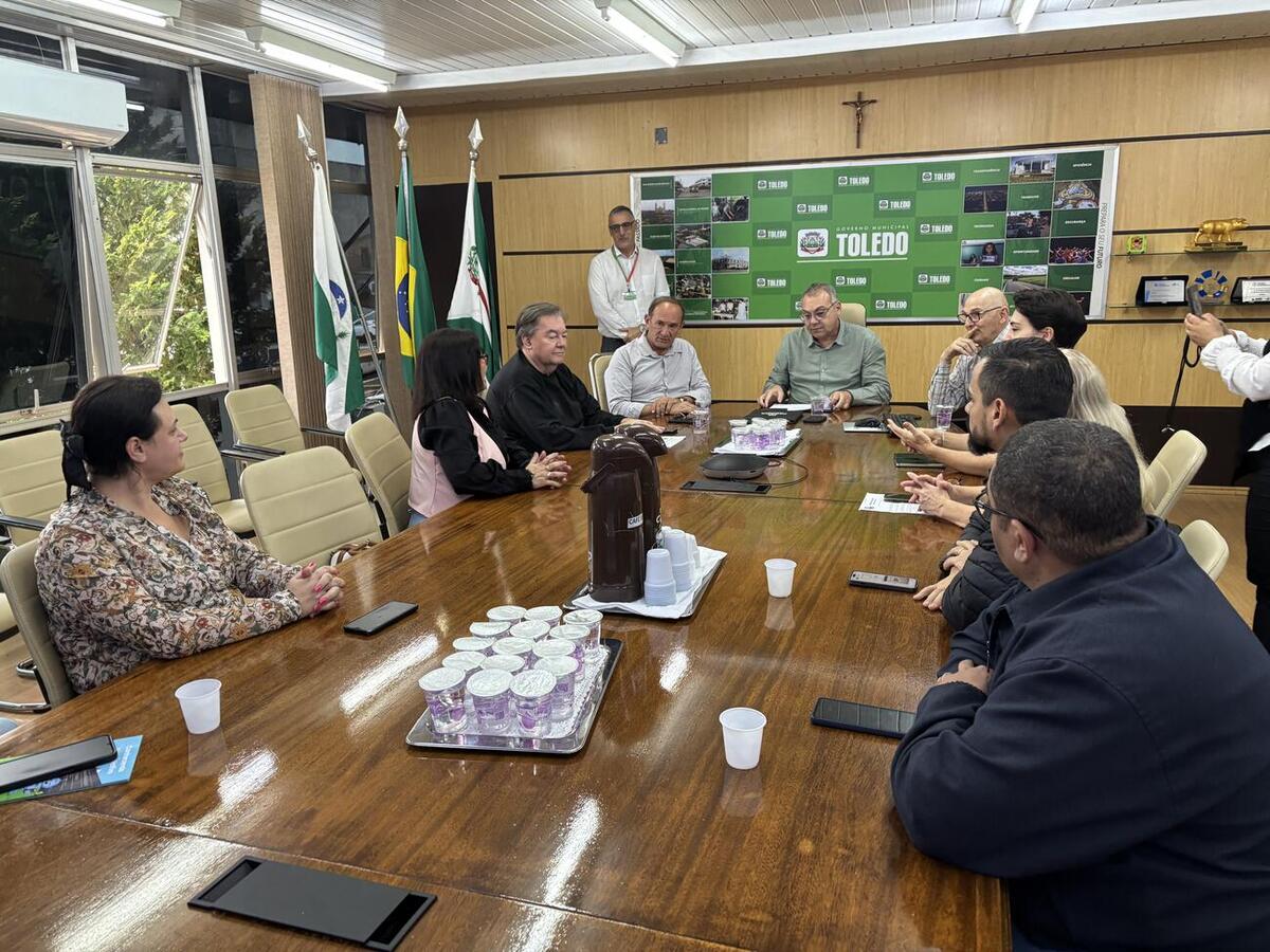 Ato nesta terça (26) assinala o início de campanhas que passam a integrar políticas públicas municipais nas áreas de saúde e valorização da população idosa