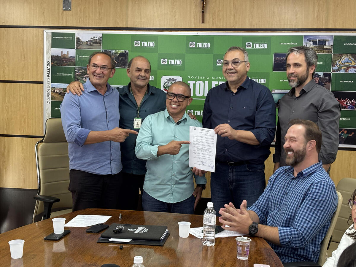 Encontro na Sala de Reuniões do Gabinete do Prefeito, na tarde da última quinta (30/4), contou com a presença de vereadores e representantes de Aeat
