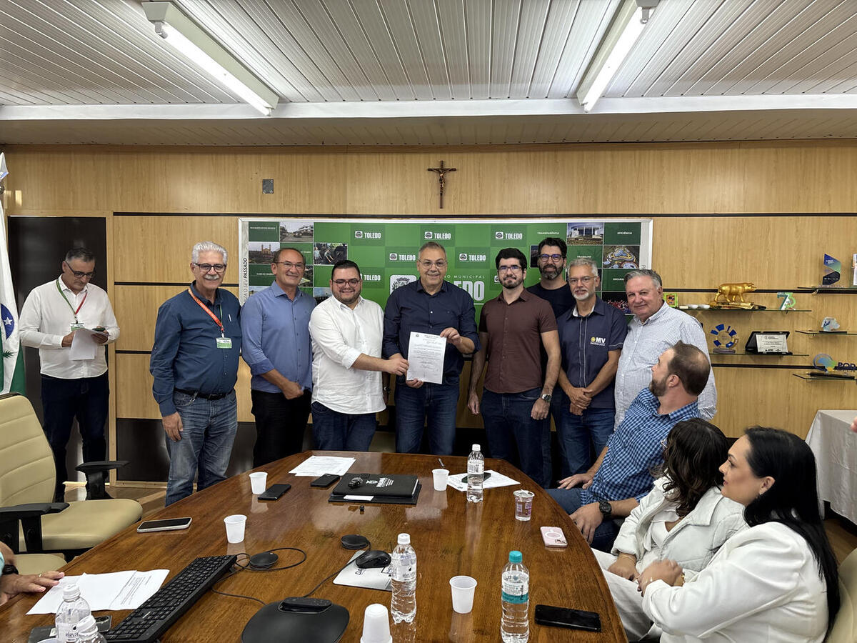 Encontro na Sala de Reuniões do Gabinete do Prefeito, na tarde da última quinta (30/4), contou com a presença de vereadores e representantes de Aeat