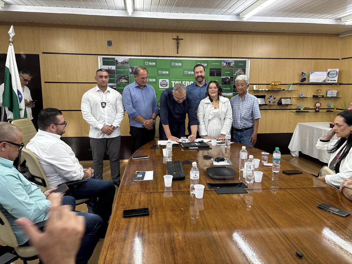 Ato realizado na última quinta-feira (30/4) estabelece normas para condutores de patinetes, bicicletas e ciclomotores elétricos andarem por ruas e avenidas de Toledo