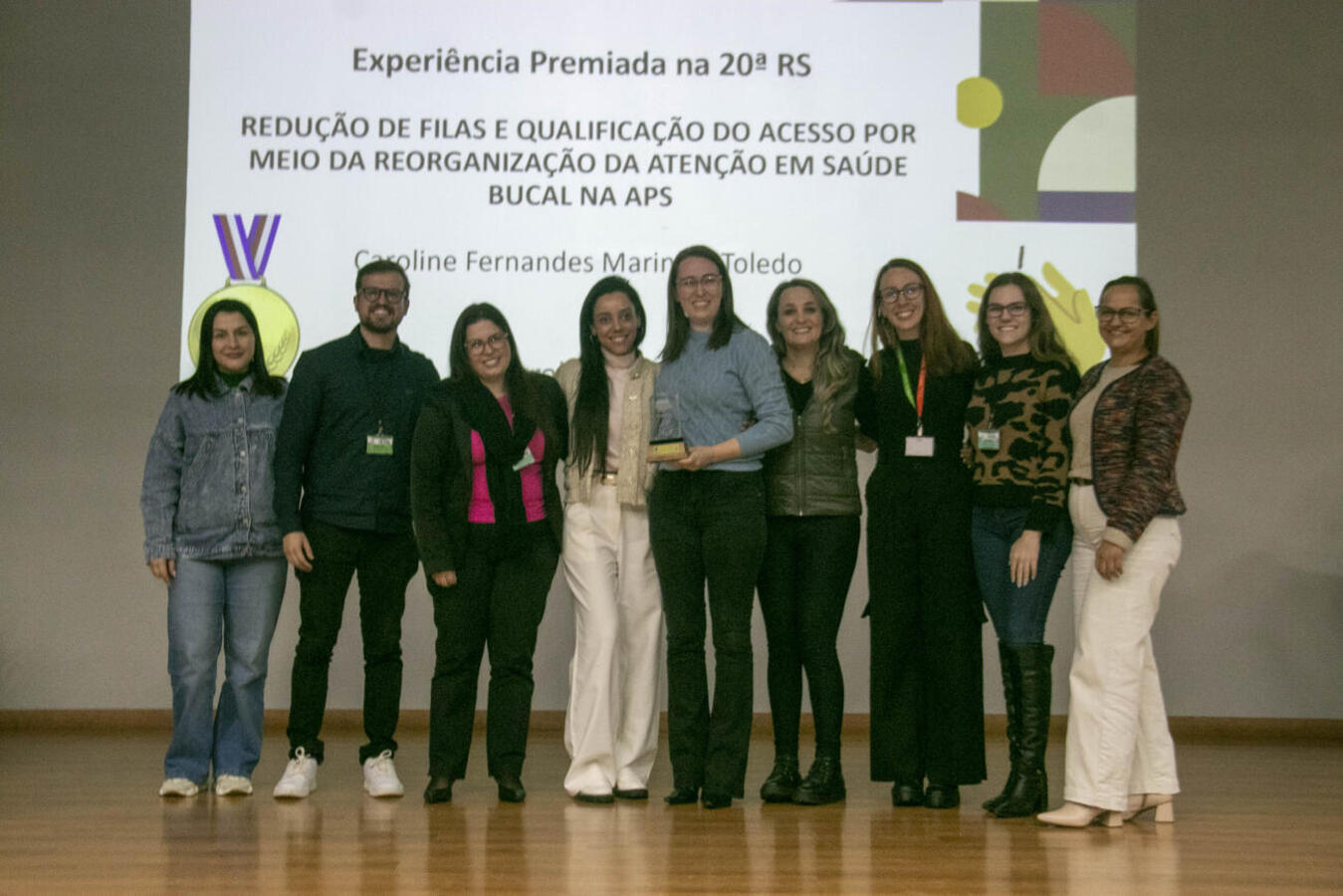 Trabalho focado na redução de filas na saúde bucal, apresentado por Caroline Fernandes Marin de Toledo, foi selecionado em mostra realizada nesta quarta (13)