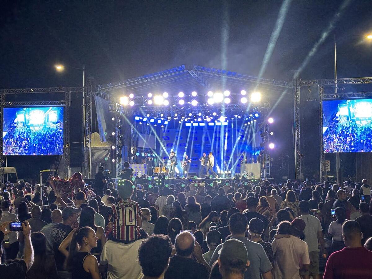 Evento realizado no dia 1° de maio reuniu cerca de 8 mil pessoas que celebraram e acompanharam shows de Kauan Delucci e da dupla Carreiro e Capataz