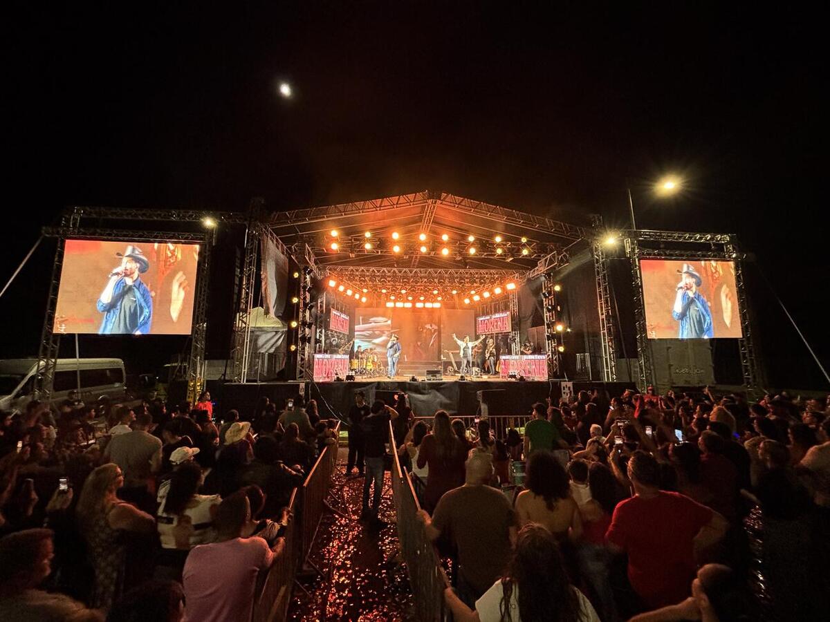 Evento realizado no dia 1° de maio reuniu cerca de 8 mil pessoas que celebraram e acompanharam shows de Kauan Delucci e da dupla Carreiro e Capataz