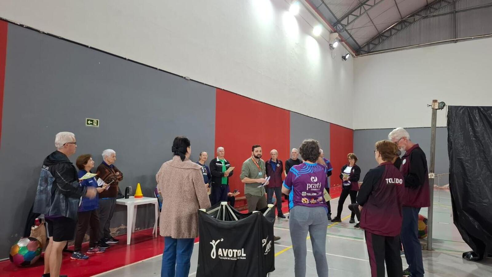 Nesta segunda-feira (15) o Centro de Revitalização da Terceira Idade do Jardim Coopagro realizou uma palestra para difundir a campanha “Junho Violeta”, ação que visa combater a violência contra a pessoa idosa