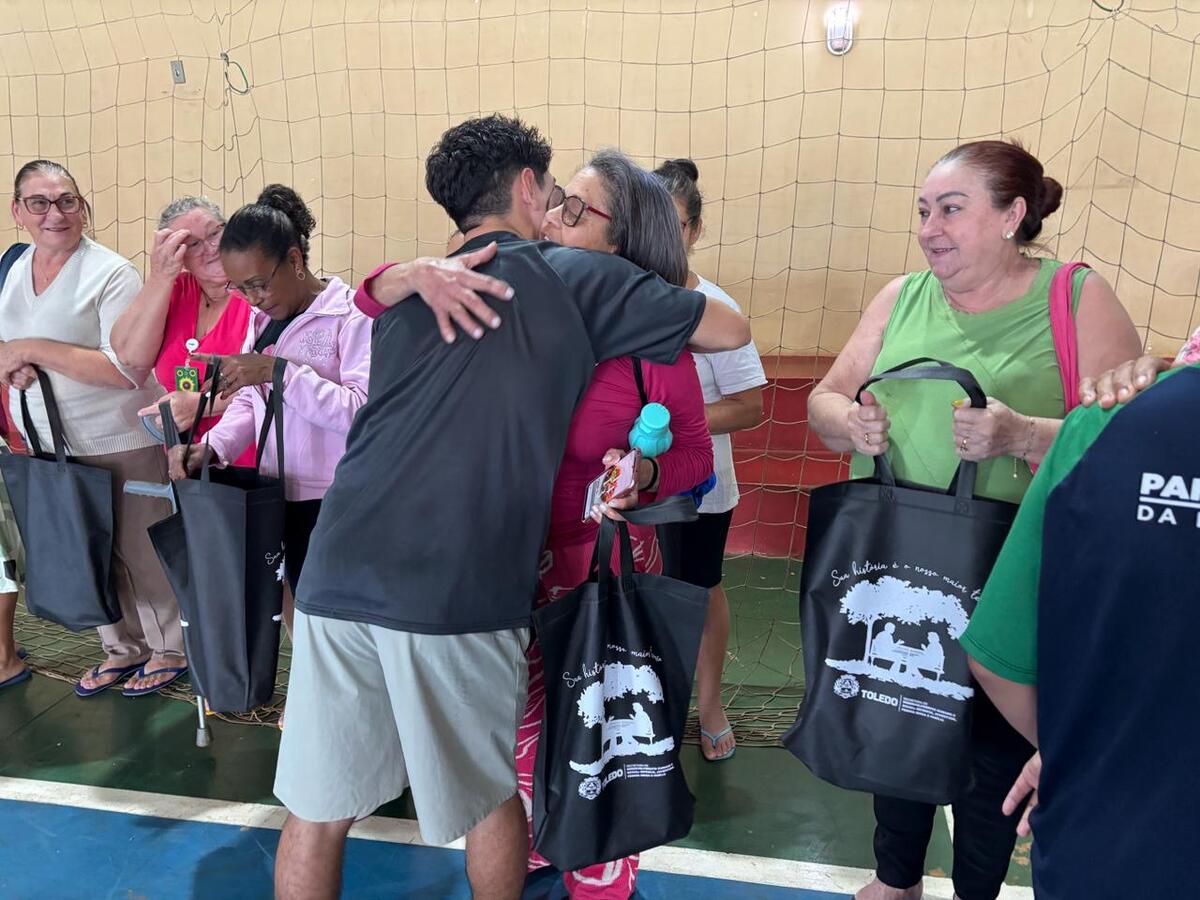 Atividade promovida pela SDHS reuniu participantes do CJU Marcio Antonio Bombardelli e pessoas idosas em um momento de troca