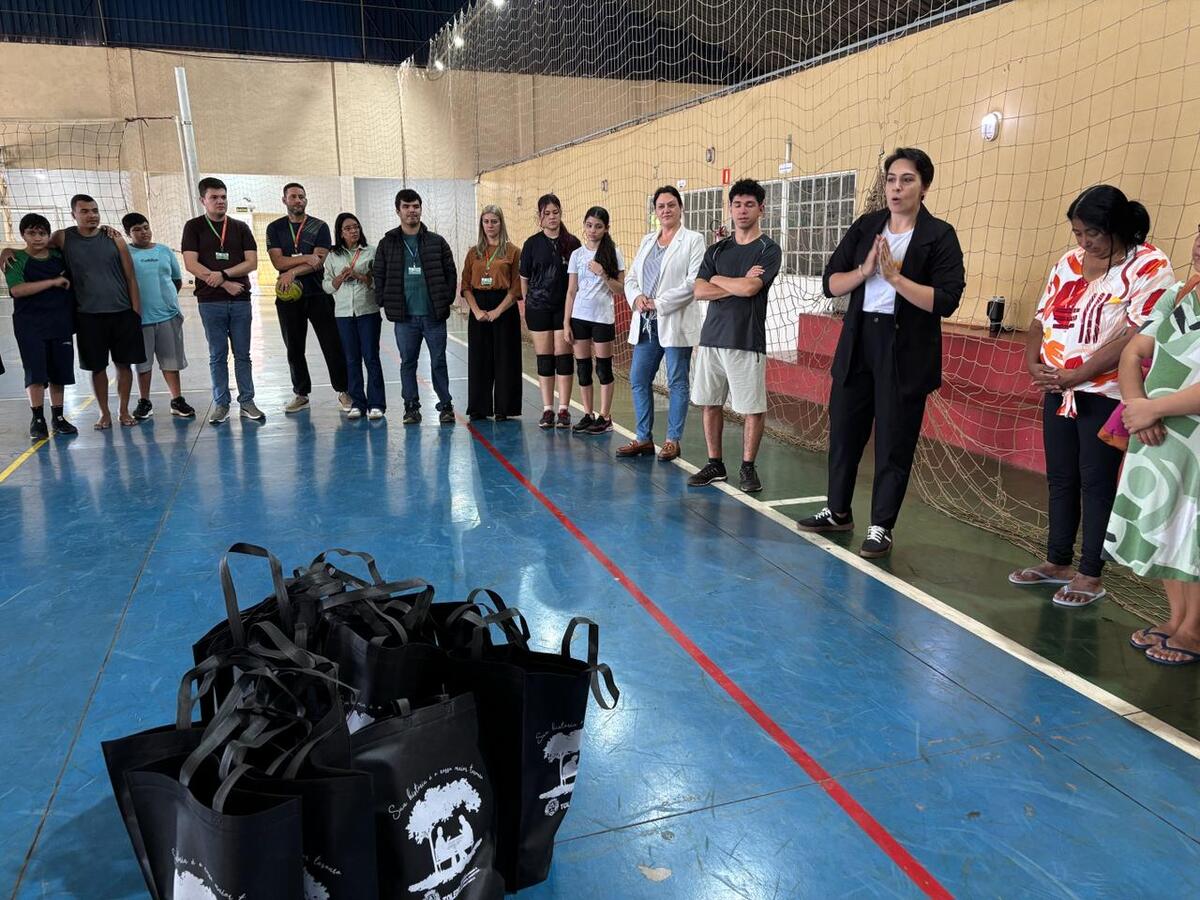 Atividade promovida pela SDHS reuniu participantes do CJU Marcio Antonio Bombardelli e pessoas idosas em um momento de troca