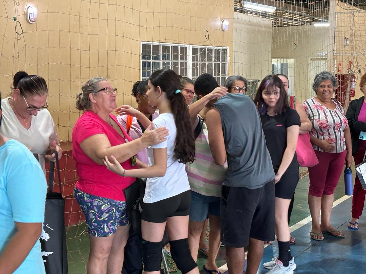 Atividade promovida pela SDHS reuniu participantes do CJU Marcio Antonio Bombardelli e pessoas idosas em um momento de troca