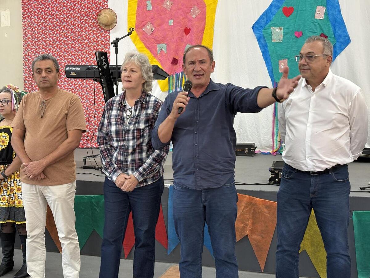 Evento junino contou com comidas típicas, dança de quadrilha e baile na última quarta-feira (3)