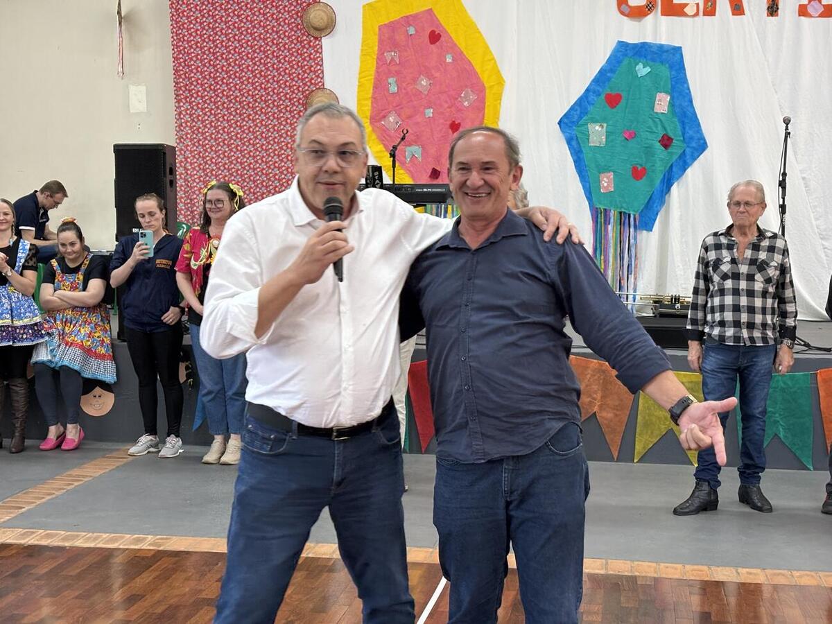 Evento junino contou com comidas típicas, dança de quadrilha e baile na última quarta-feira (3)