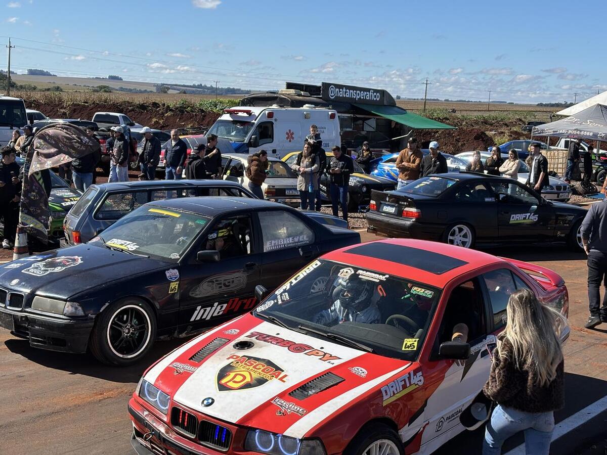 Estrutura localizada às margens da BR-163 foi entregue durante evento com apresentações de pilotos e praça de alimentação