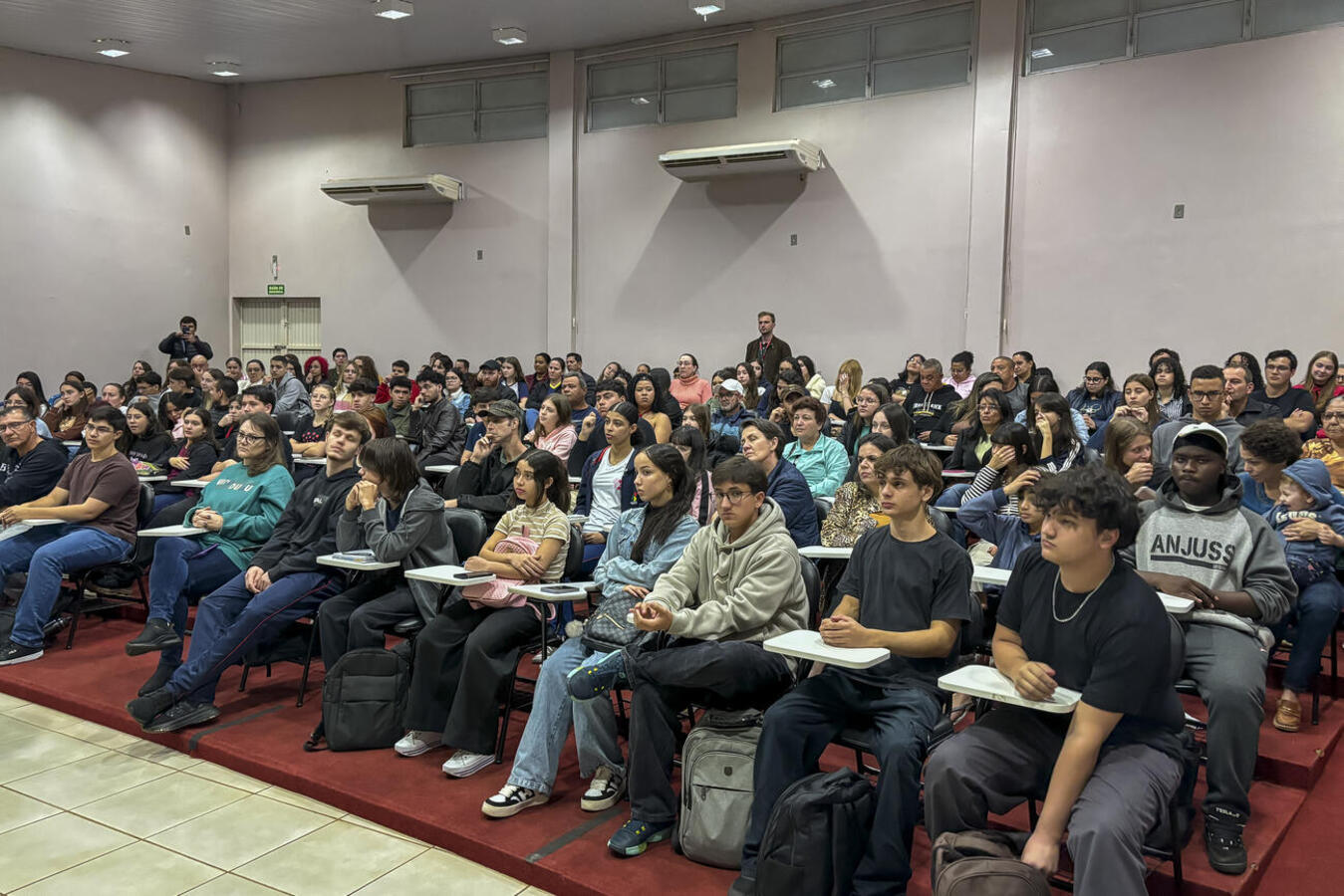 Aulas seguem até novembro com material online gratuito e possibilidade de ingresso de novos estudantes ao longo do ano