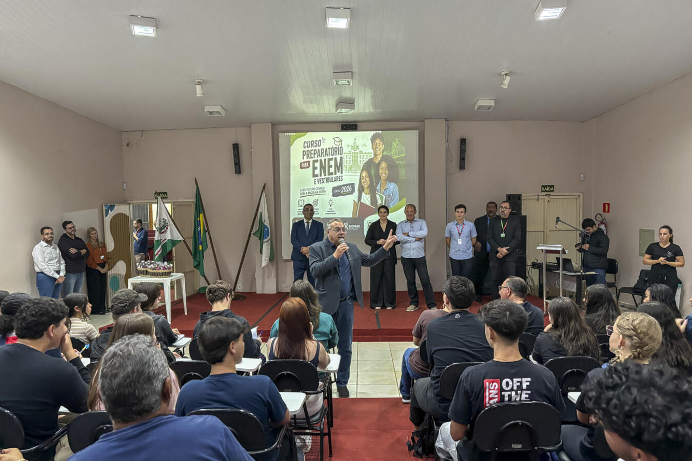 Aulas seguem até novembro com material online gratuito e possibilidade de ingresso de novos estudantes ao longo do ano