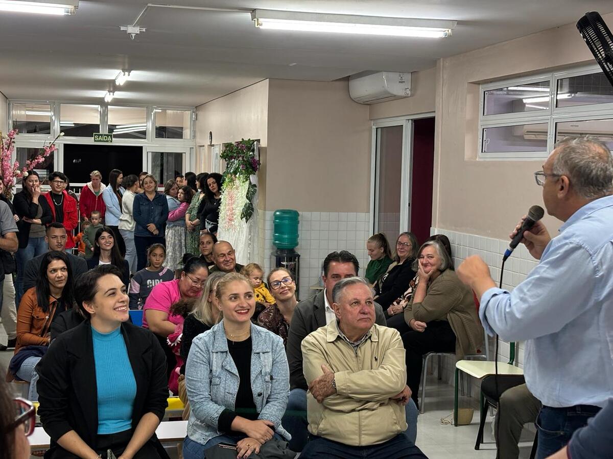 Unidade localizada no Jardim Coopagro recebeu melhorias estruturais e foi reinaugurada em cerimônia com autoridades, servidores e famílias