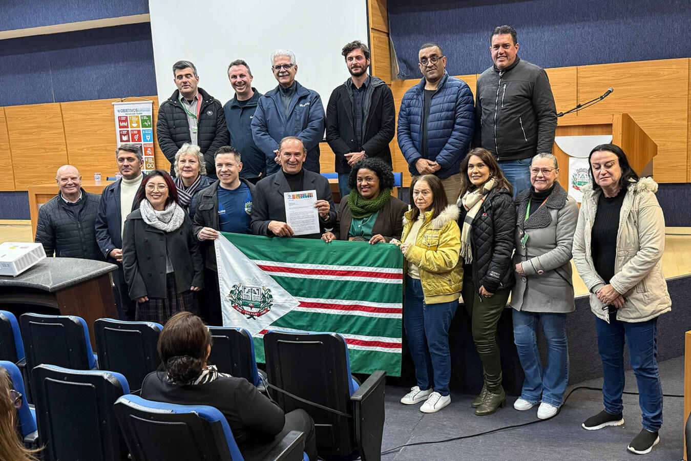 Documento foi entregue ao vice-prefeito na tarde desta quarta (24) por membros do grupo que debate os Objetivos de Desenvolvimento Sustentável (ODS) no município