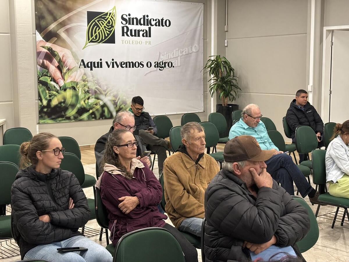 Carcaças de suínos e combate à brucelose e tuberculose em rebanhos bovinos foram temas de evento nesta quarta-feira (10), na sede do Sindicato Rural de Toledo