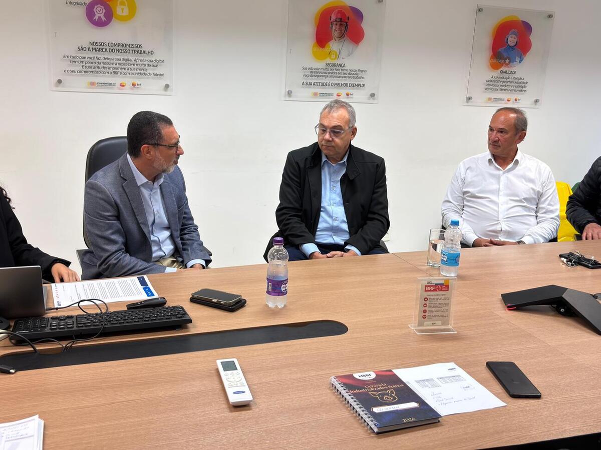 Em visita à unidade da empresa, prefeito Mario Costenaro destacou a importância da cooperação para acompanhar o crescimento econômico e urbano do município