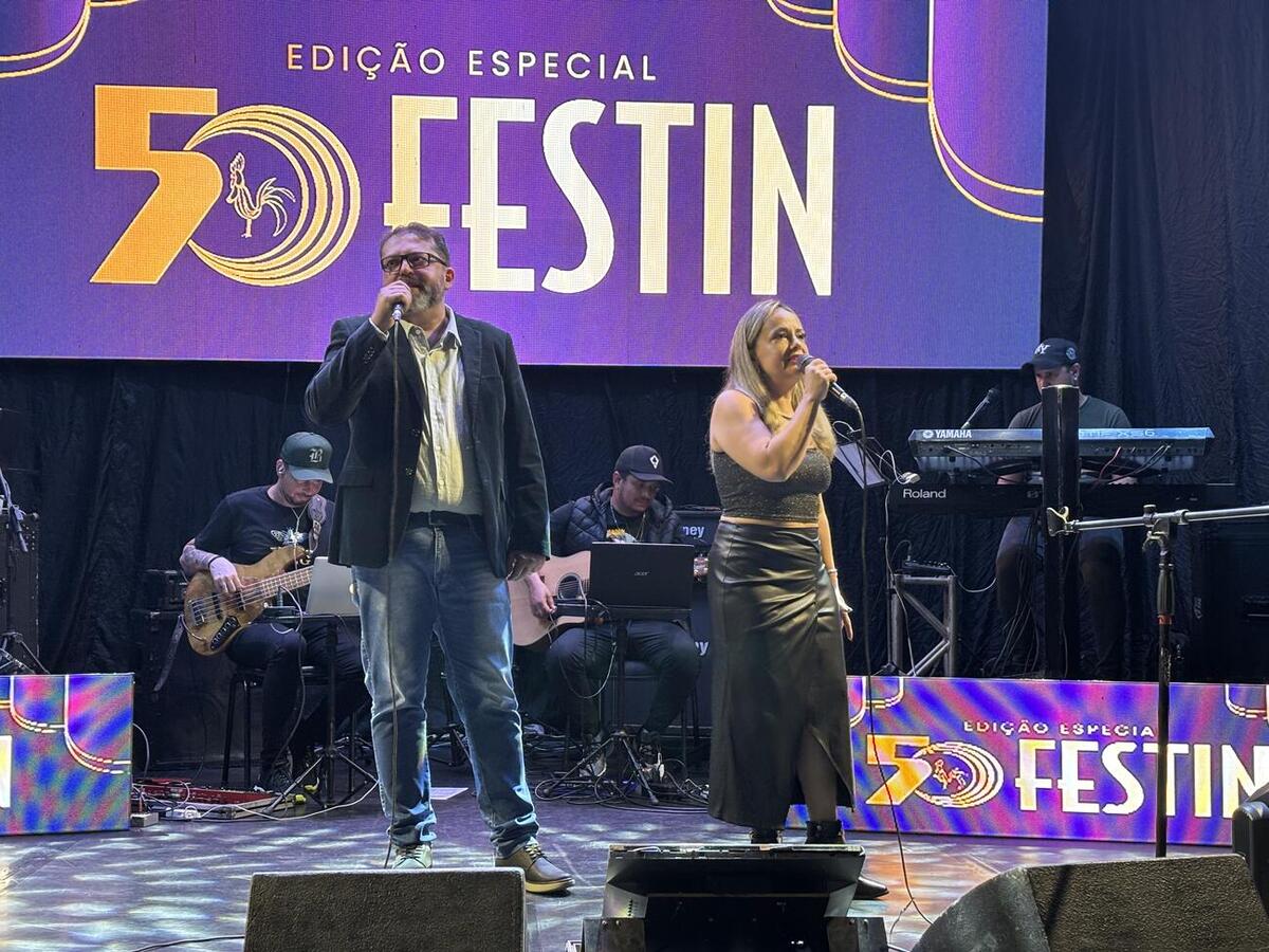 Edição histórica do Festival de Inverno de Toledo teve apresentações das categorias Juvenil e Adulto Sertanejo; classificados voltam a se apresentar no sábado (25)