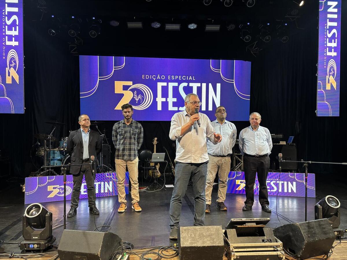 Edição histórica do Festival de Inverno de Toledo teve apresentações das categorias Juvenil e Adulto Sertanejo; classificados voltam a se apresentar no sábado (25)