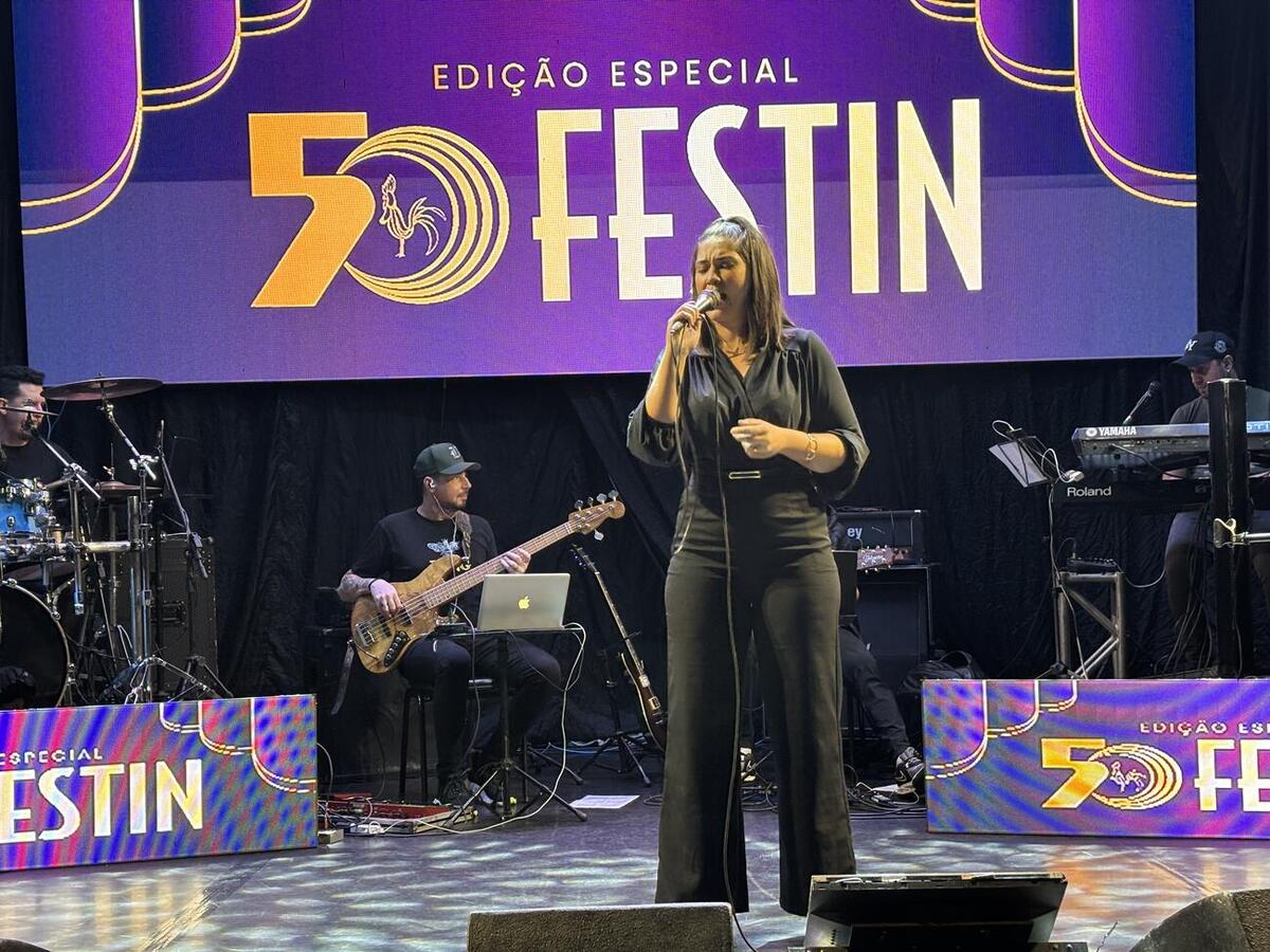 Edição histórica do Festival de Inverno de Toledo teve apresentações das categorias Juvenil e Adulto Sertanejo; classificados voltam a se apresentar no sábado (25)