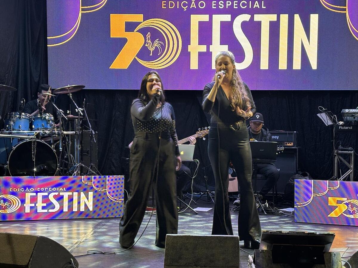Edição histórica do Festival de Inverno de Toledo teve apresentações das categorias Juvenil e Adulto Sertanejo; classificados voltam a se apresentar no sábado (25)