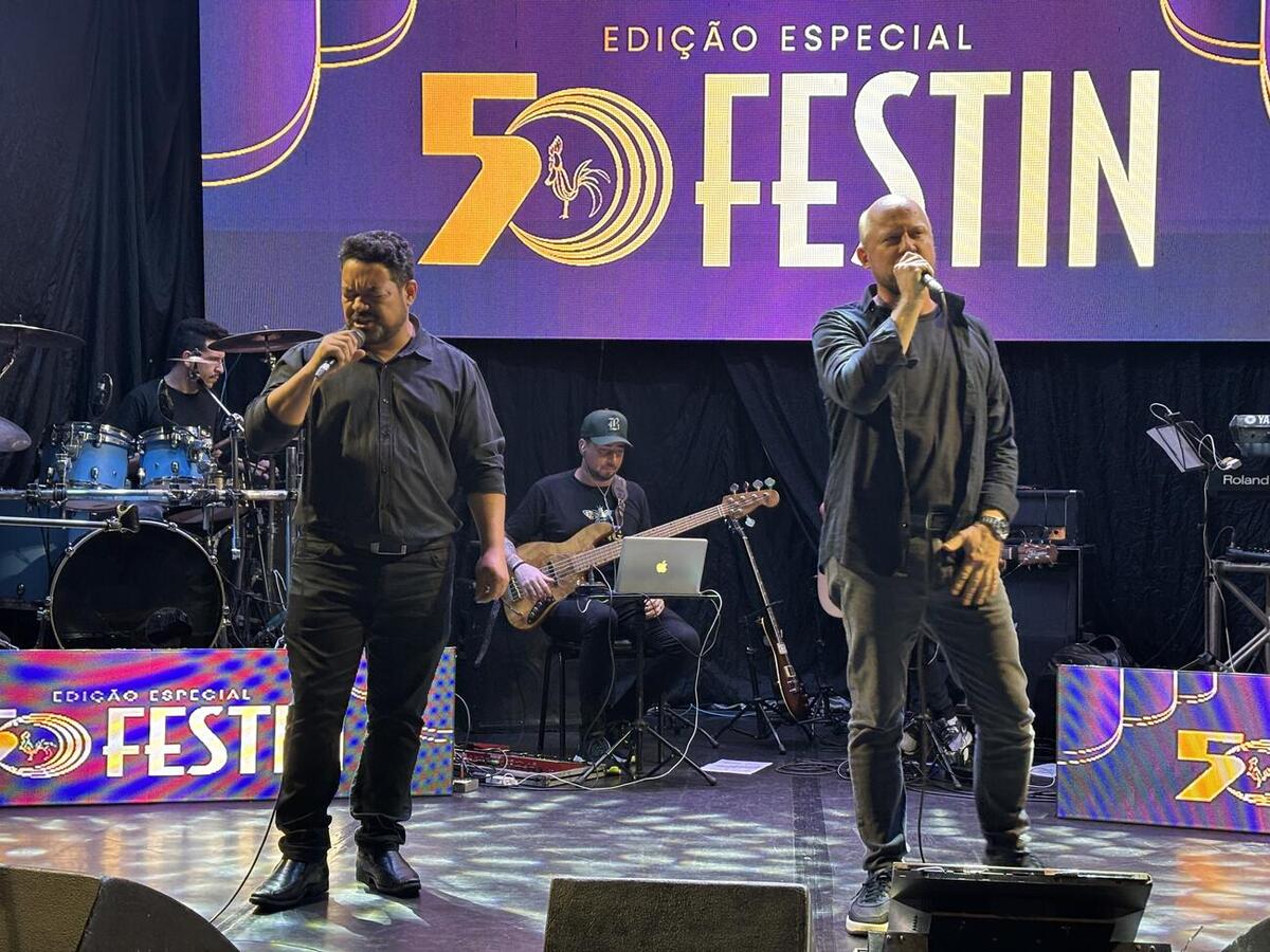 Edição histórica do Festival de Inverno de Toledo teve apresentações das categorias Juvenil e Adulto Sertanejo; classificados voltam a se apresentar no sábado (25)