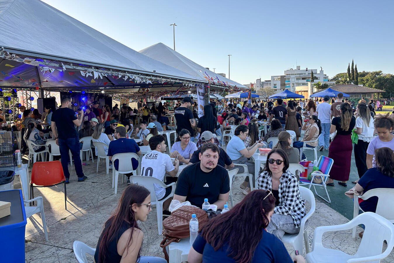 Evento promovido no sábado (18), no  Diva Paim Barth, comercializou praticamente todos os produtos e reforçou a arrecadação das entidades de proteção animal 