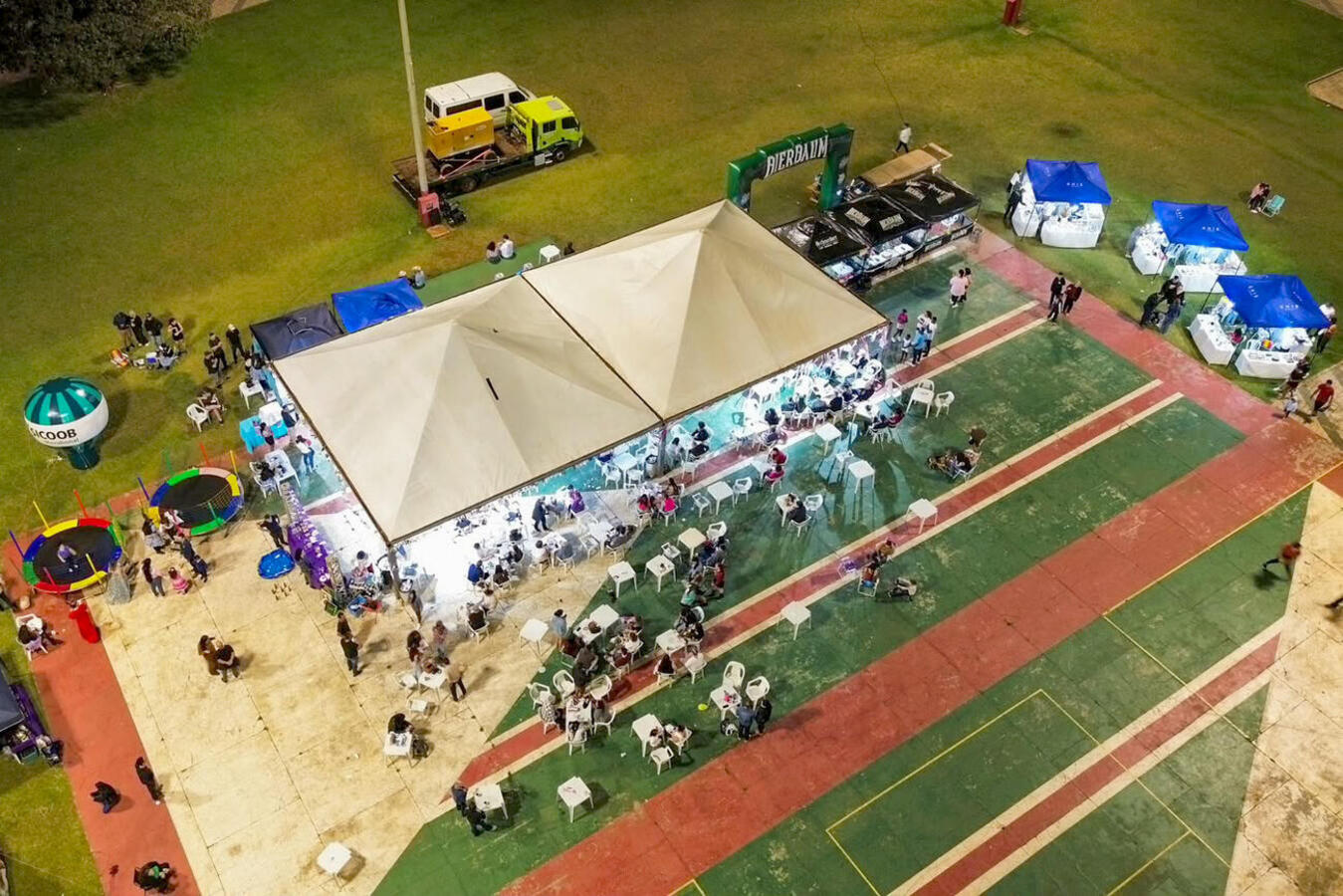 Evento promovido no sábado (18), no  Diva Paim Barth, comercializou praticamente todos os produtos e reforçou a arrecadação das entidades de proteção animal 