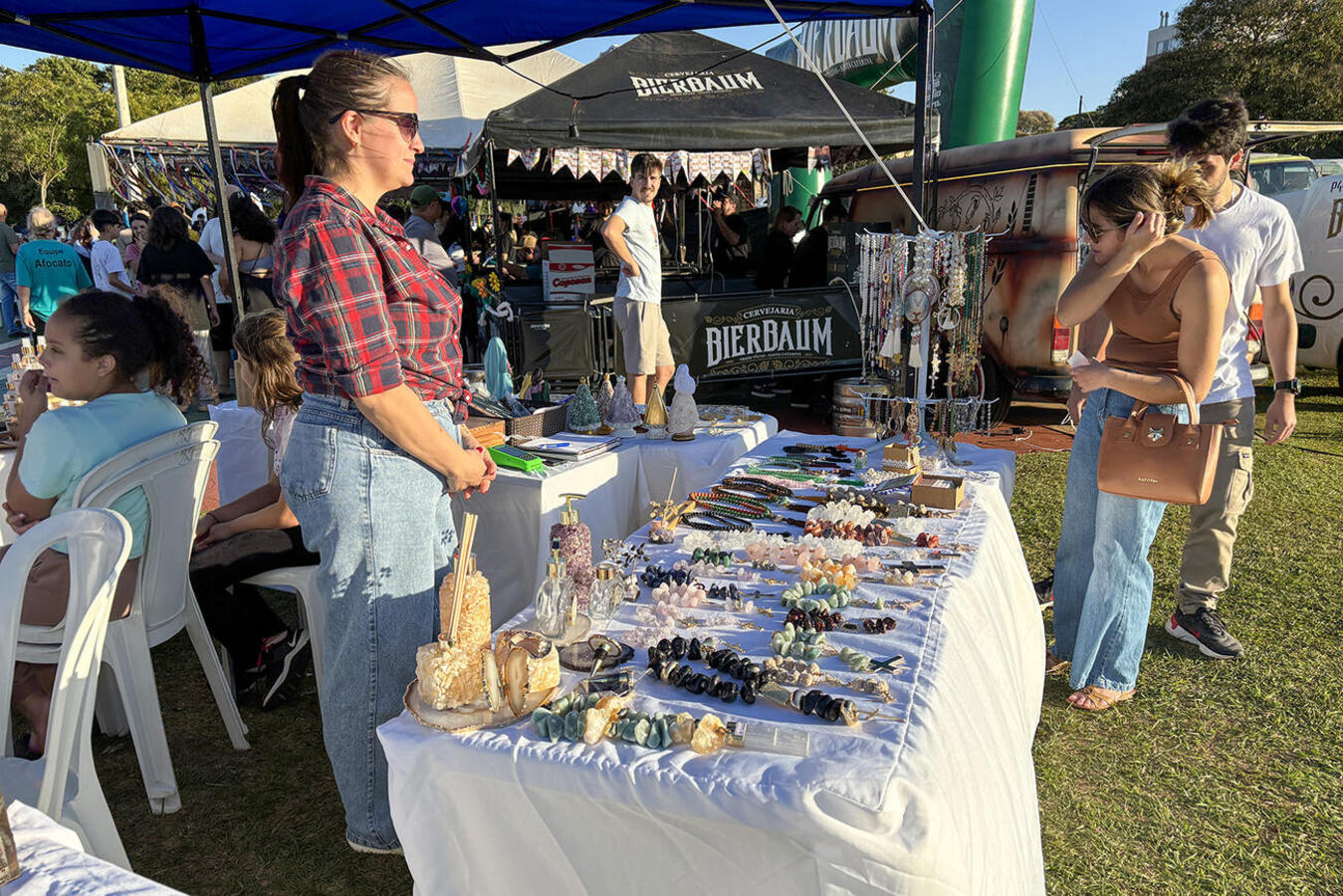 Evento promovido no sábado (18), no  Diva Paim Barth, comercializou praticamente todos os produtos e reforçou a arrecadação das entidades de proteção animal 
