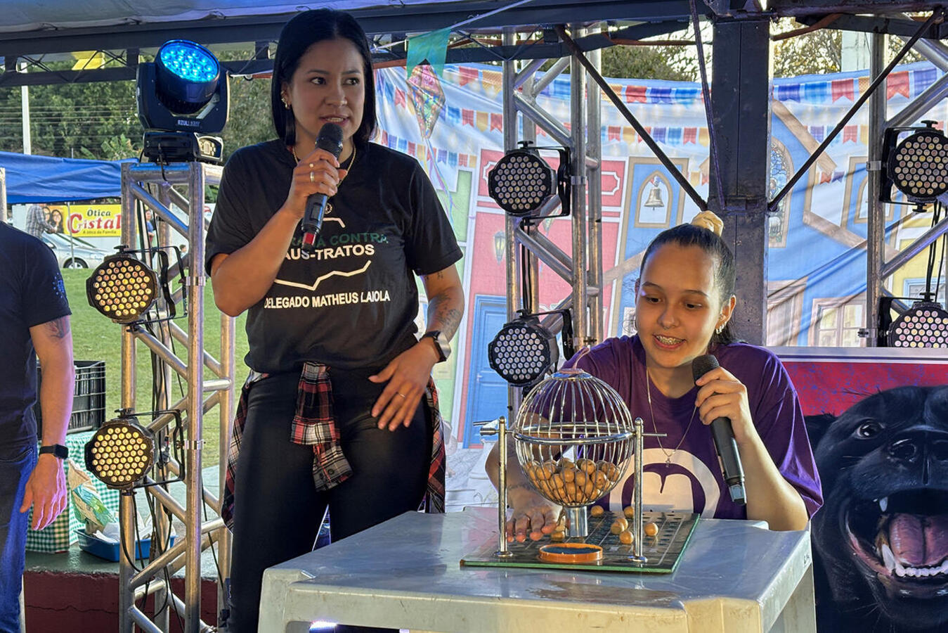 Evento promovido no sábado (18), no  Diva Paim Barth, comercializou praticamente todos os produtos e reforçou a arrecadação das entidades de proteção animal 