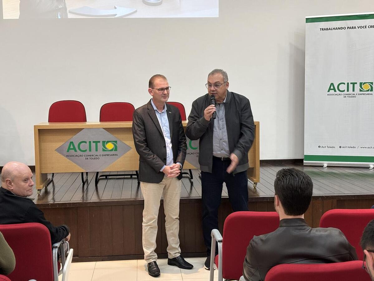 Parceria entre Prefeitura de Toledo e Acit serviu para apresentar à classe empresarial os possíveis impactos na economia local após a reforma ser implantada