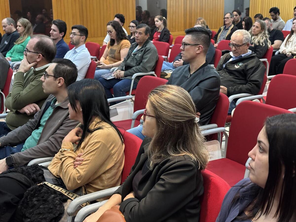 Parceria entre Prefeitura de Toledo e Acit serviu para apresentar à classe empresarial os possíveis impactos na economia local após a reforma ser implantada