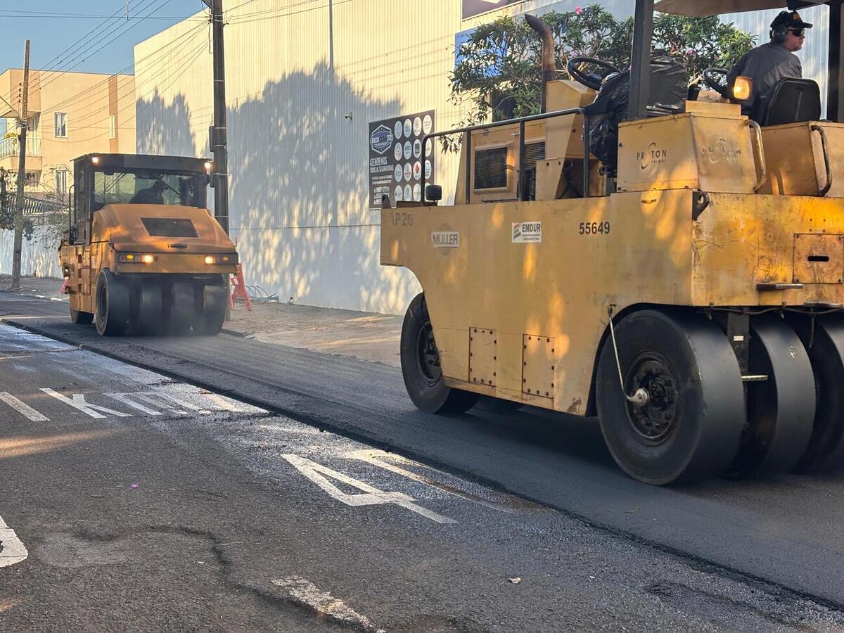 Trabalho de recape está sendo realizado pela Empresa de Desenvolvimento Urbano e Rural de Toledo (Emdur) dentro do programa de recuperação da malha asfátlica