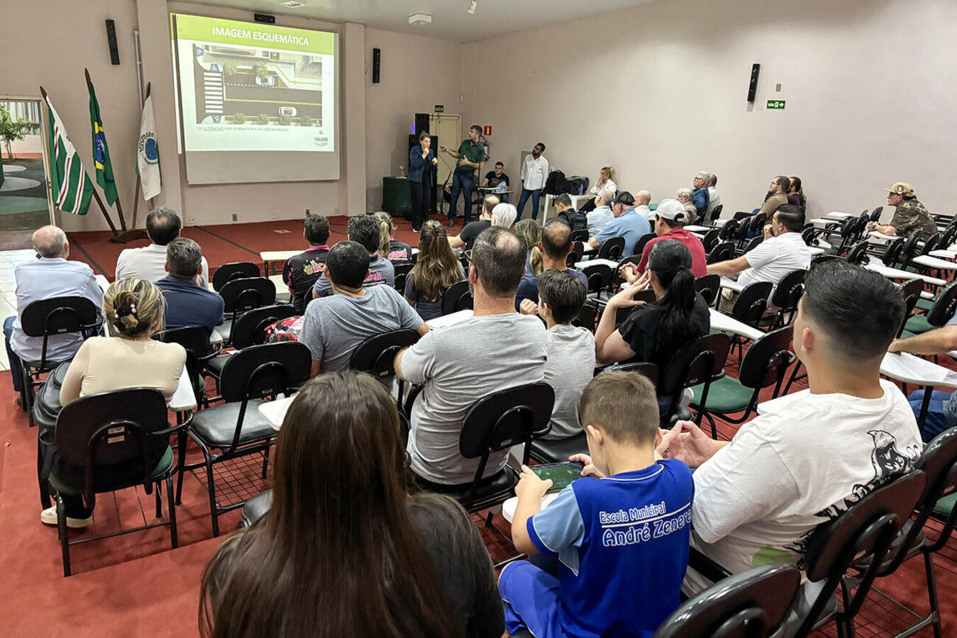 Moradores presentes a encontros realizados na noite desta quinta-feira (27) no CJU do Jardim Europa conheceram detalhes e puderam tirar dúvidas a respeito dos projetos