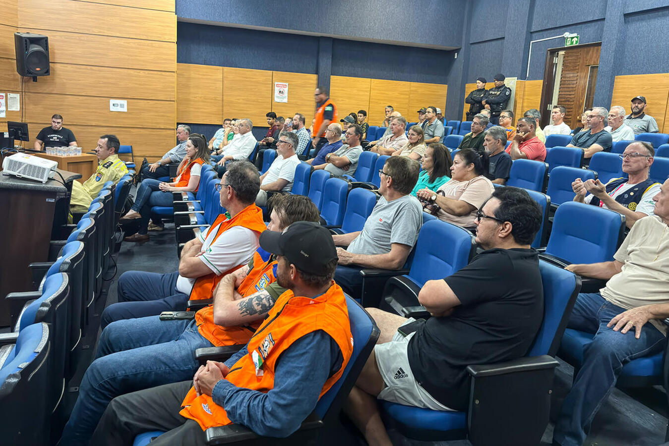 Ato realizado na noite desta quarta (19) no Auditório Acary Oliveira foi prestigiado por autoridades e contou com a presença de lideranças comunitárias da cidade e do interior