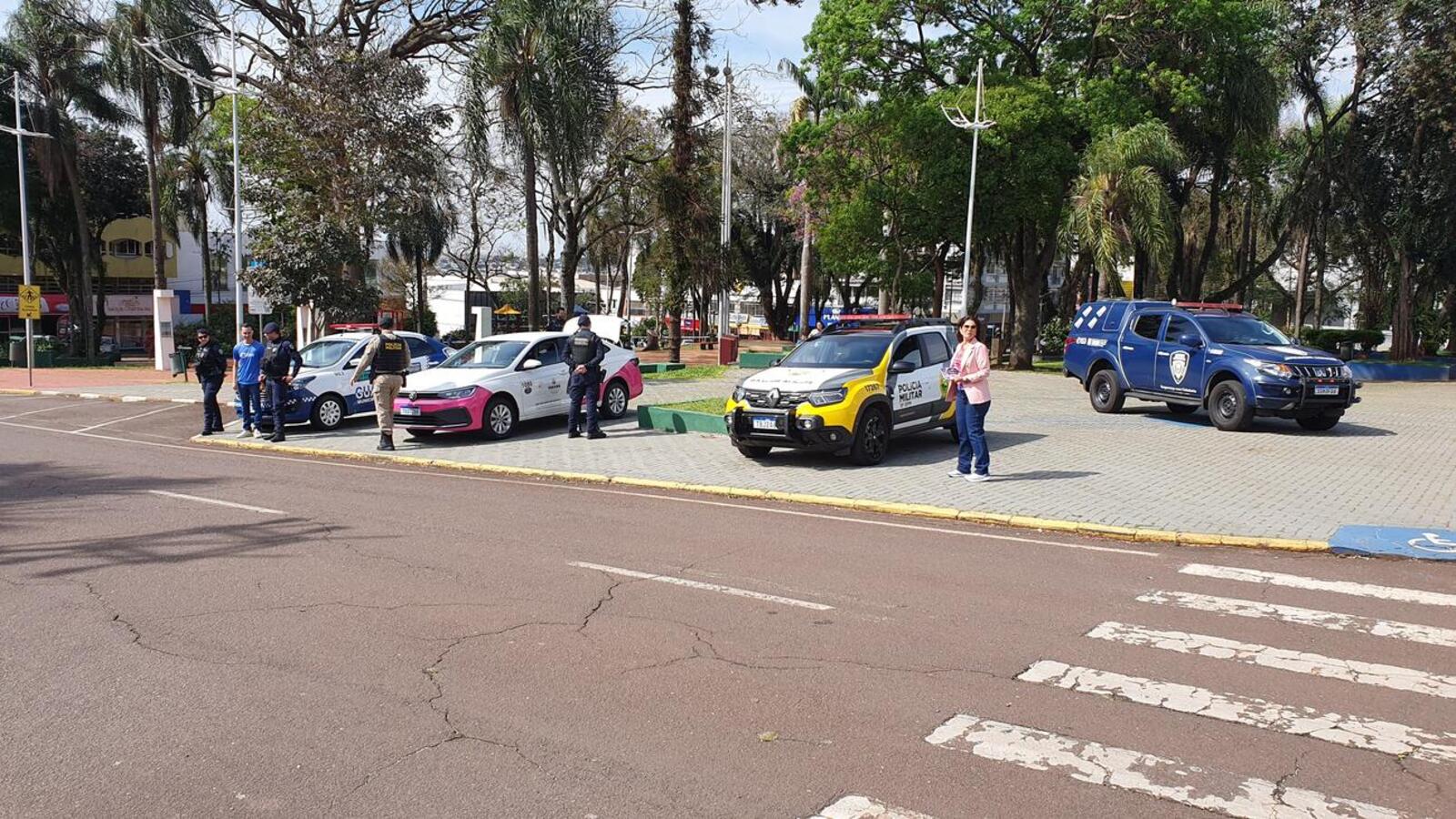 Ação promovida nesta terça (25) pela Secretaria Municipal da Mulher contou com apoio das Patrulhas Maria da Penha da Guarda Municipal e da Polícia Militar